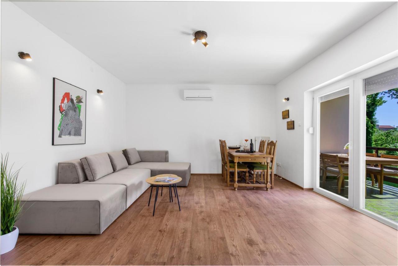 Apartments Villa Verde Novigrad  ภายนอก รูปภาพ