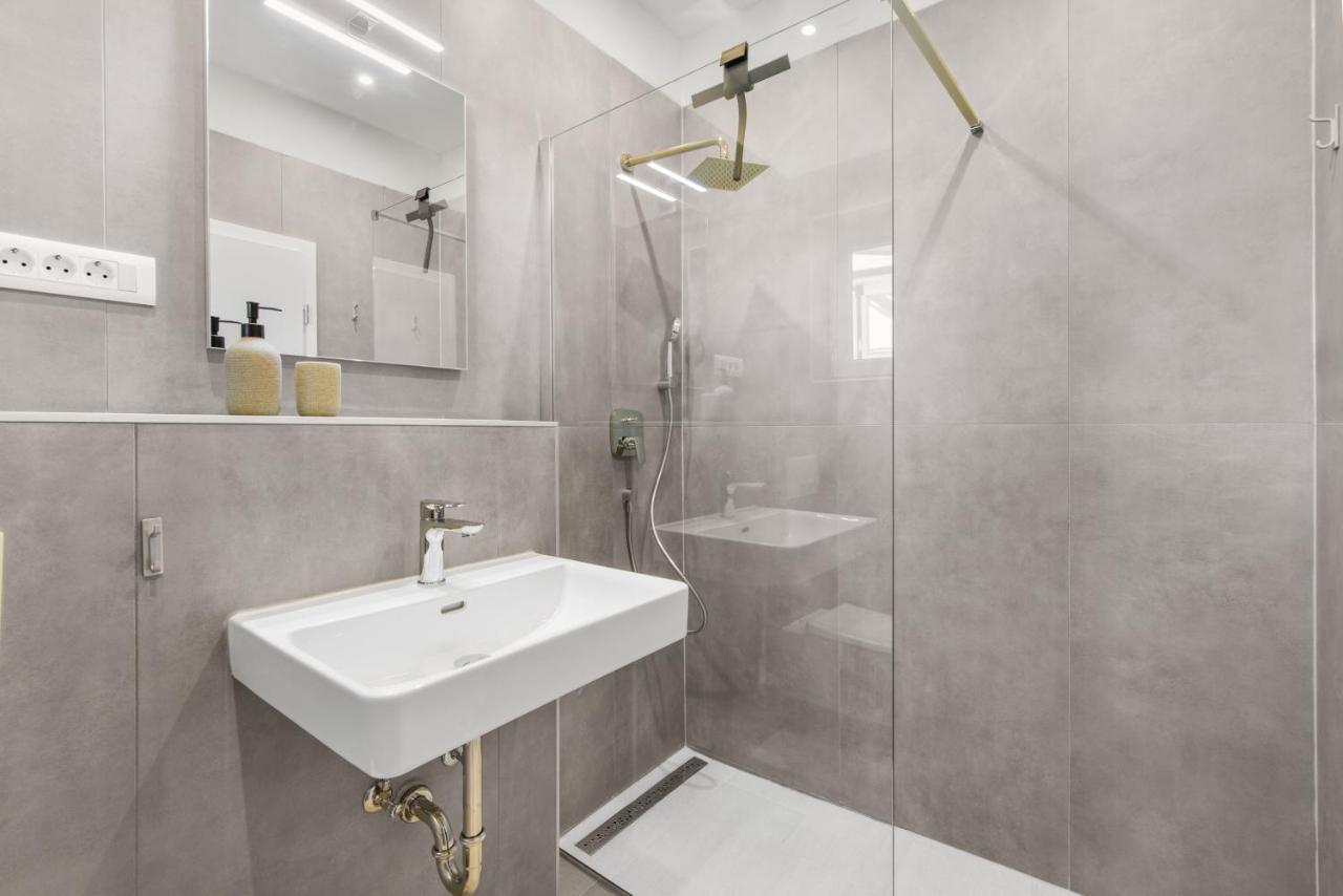 Apartments Villa Verde Novigrad  ภายนอก รูปภาพ